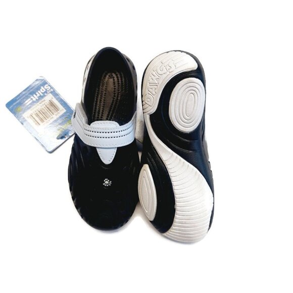 Dawgs Spirit Youth Boys Size 11 Black White Water Light All Terrain Slip On Shoe - Picture 9 of 10